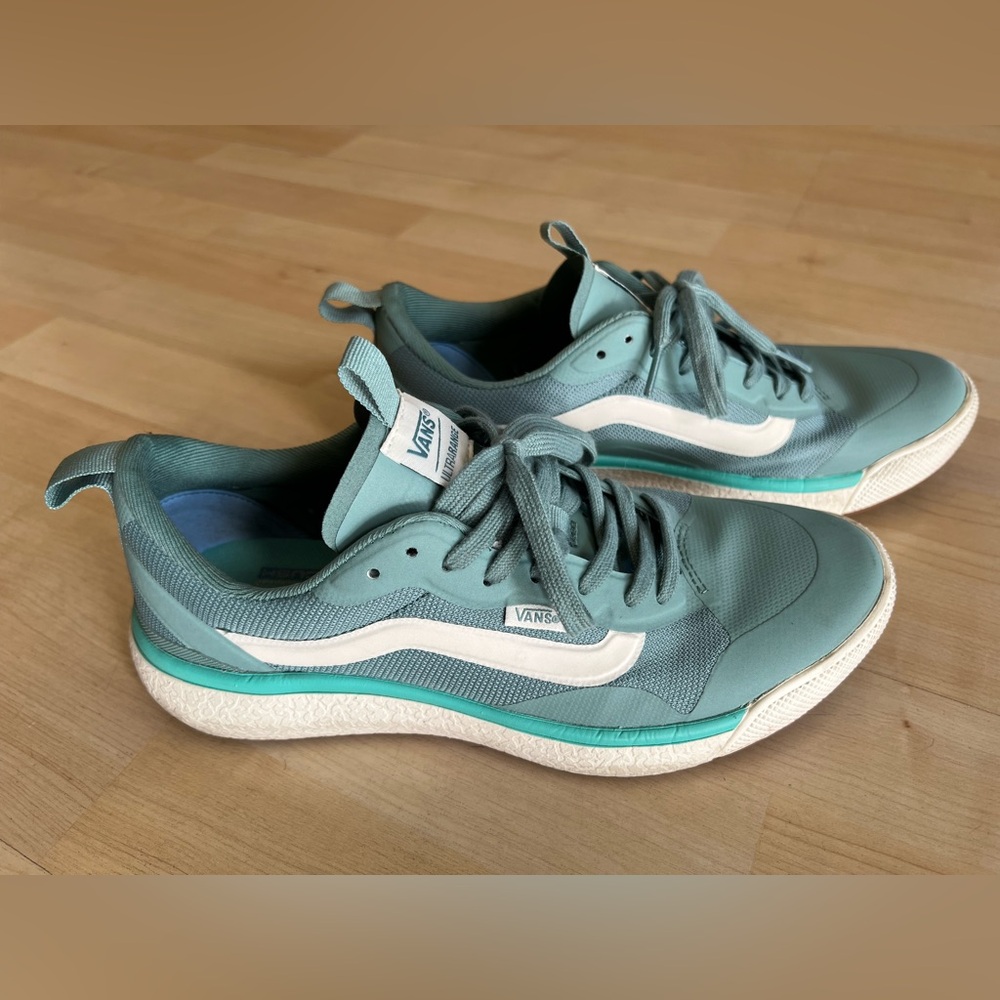 Vans Ultrarange EXO SE shoes.
